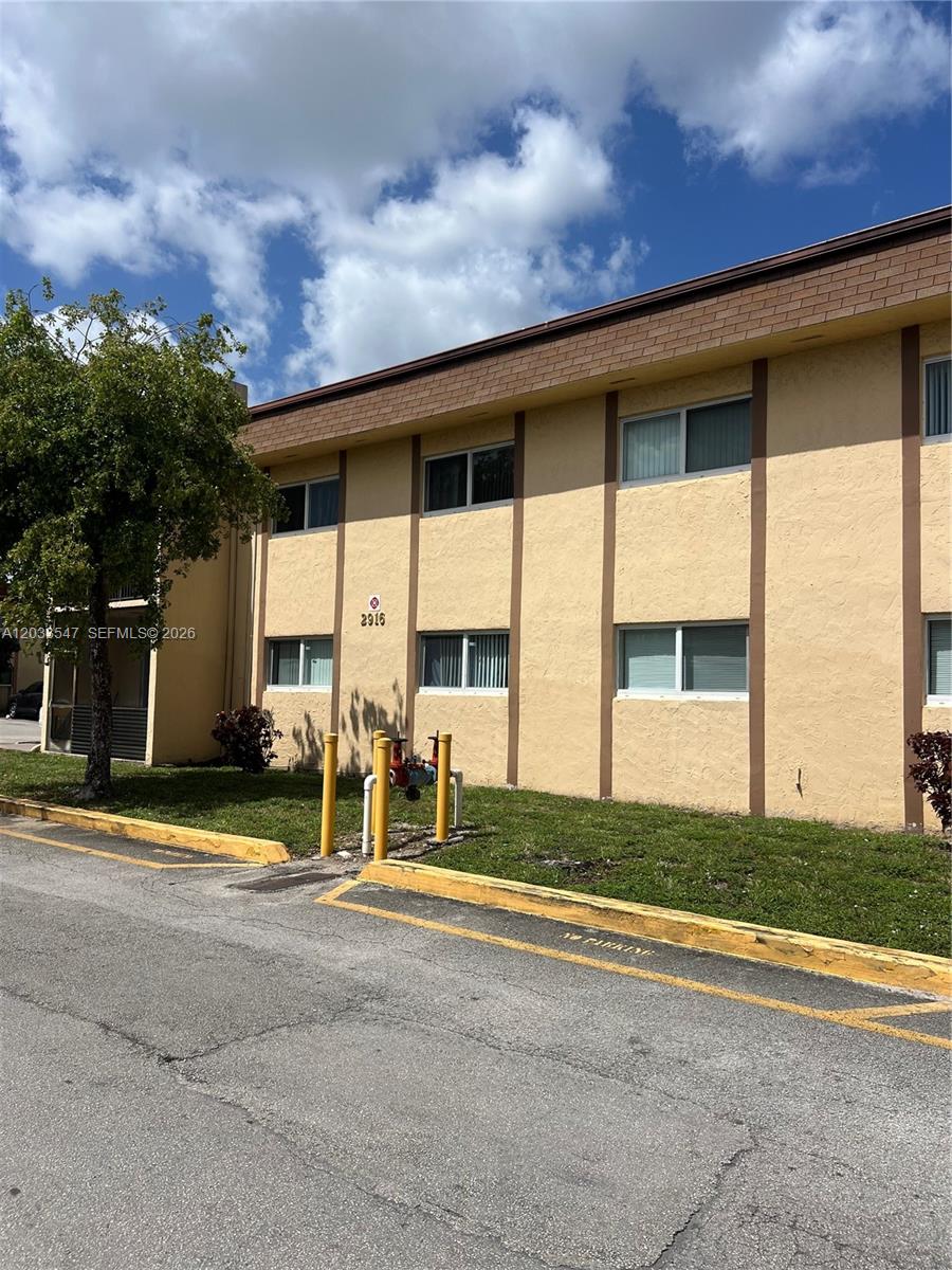 2916 NW 55th Ave # 2A, Lauderhill FL 33313