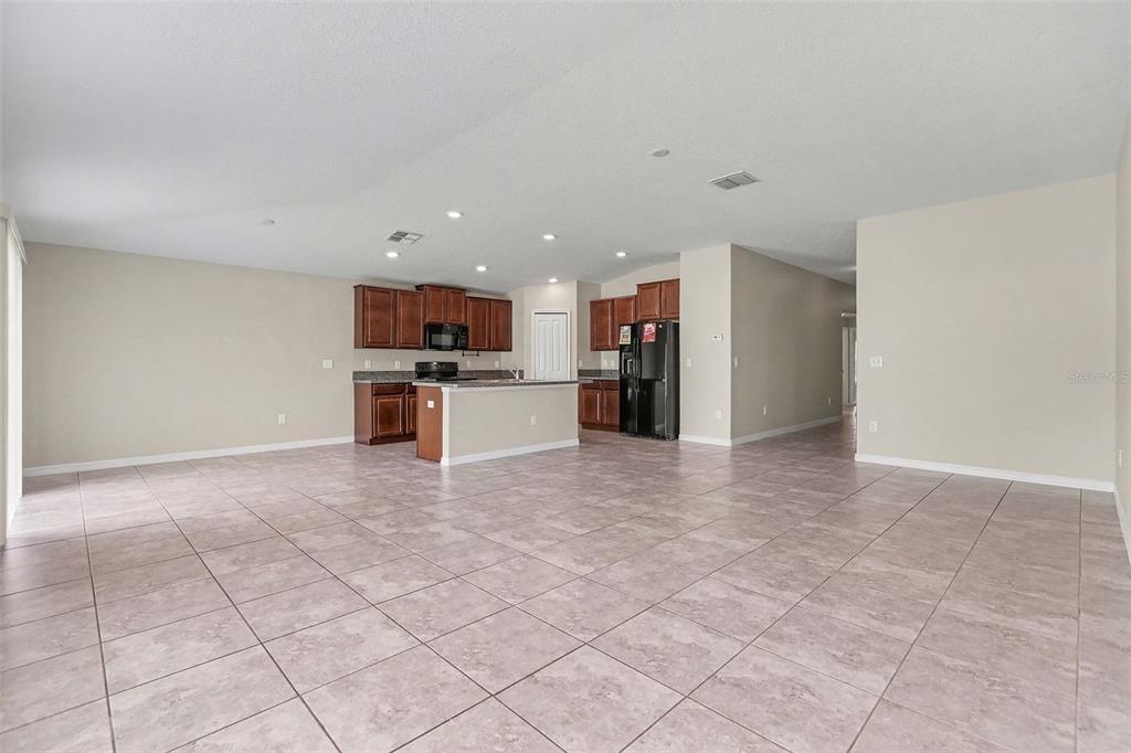 327 CASCADE BEND DRIVE, RUSKIN, FL — photo 5 of 20