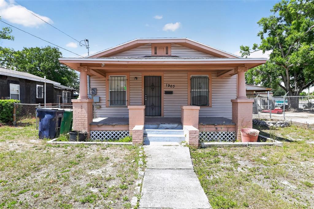 1903 W SAINT JOSEPH STREET