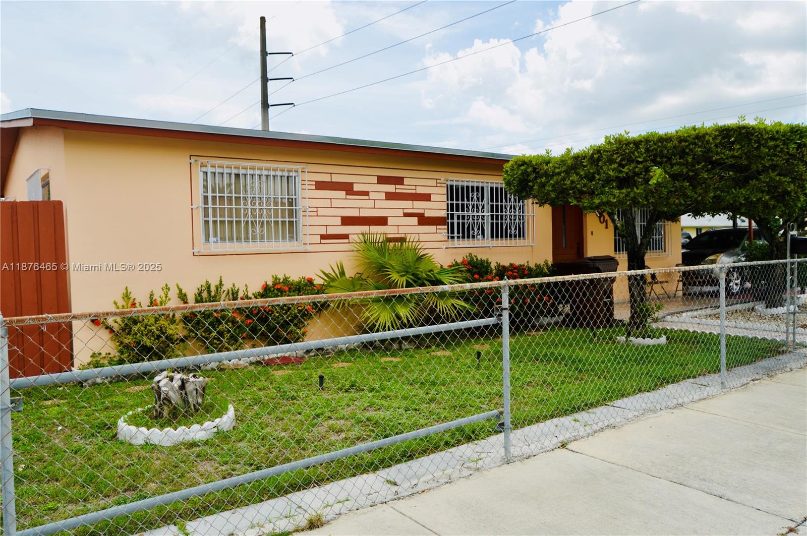 601 E 33rd St, Hialeah FL 33013
