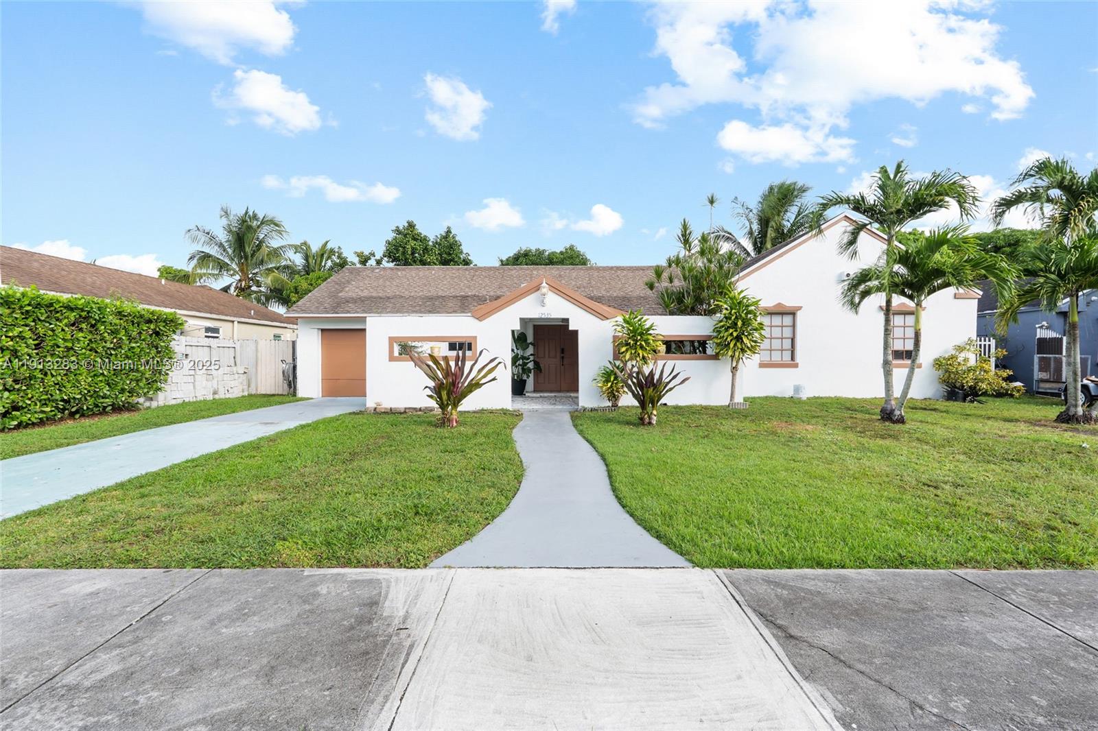 12535 SW 219th St, Miami FL 33170