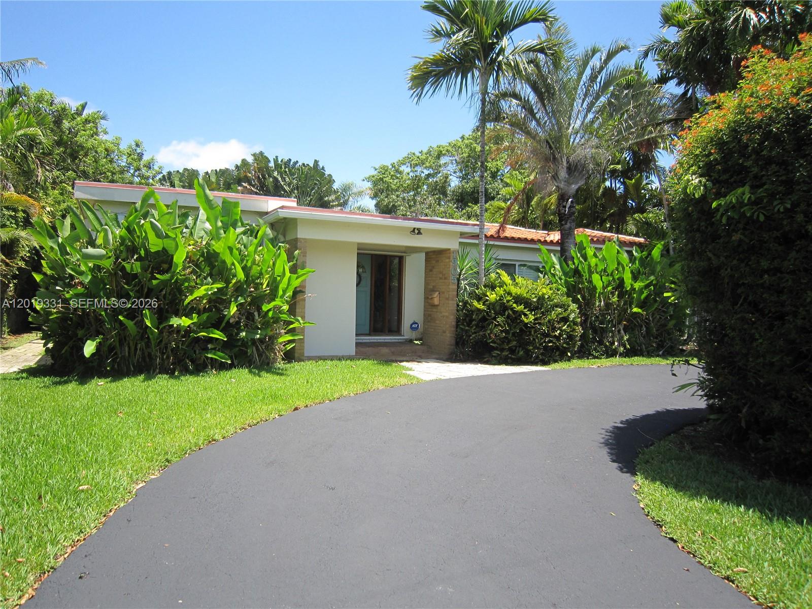 1905 NE 124th St, North Miami FL 33181