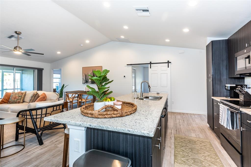 219 LEWIS CIRCLE UNIT 112, PUNTA GORDA, FL — photo 5 of 30