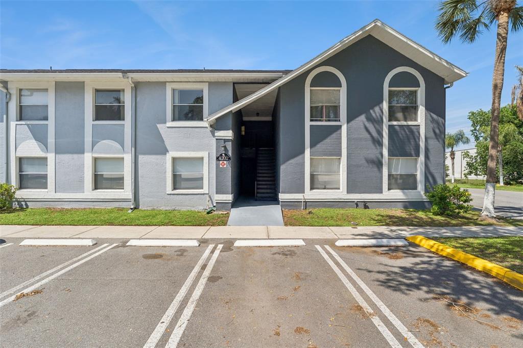 4202 PERSHING POINTE PLACE UNIT 7
