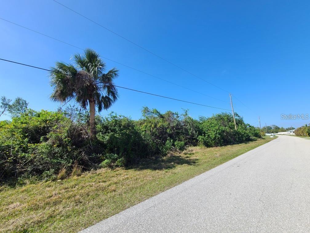 6441 ROBERTA DRIVE, ENGLEWOOD, FL — photo 2 of 3
