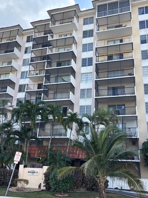 4174 Inverrary Dr # 914, Lauderhill FL 33319