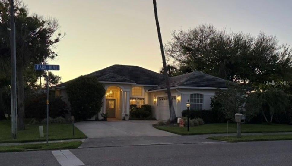 590 FLAMINGO DRIVE
