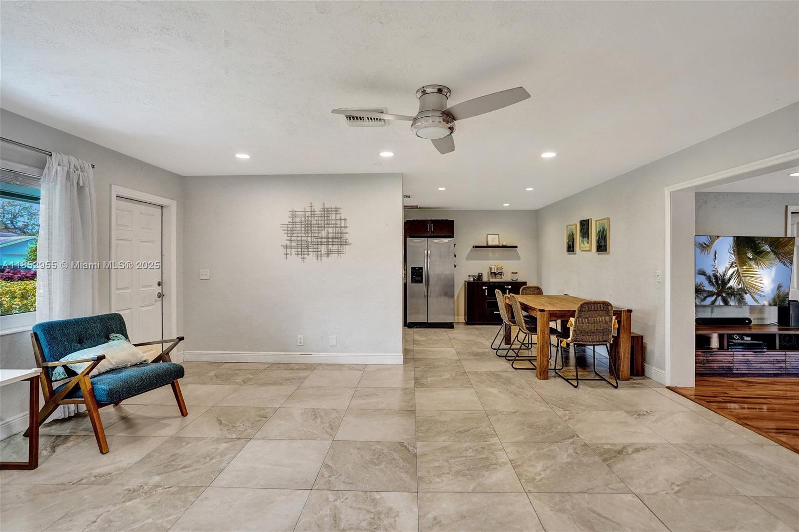 1083 SW 25th Pl, Boynton Beach FL 33426
