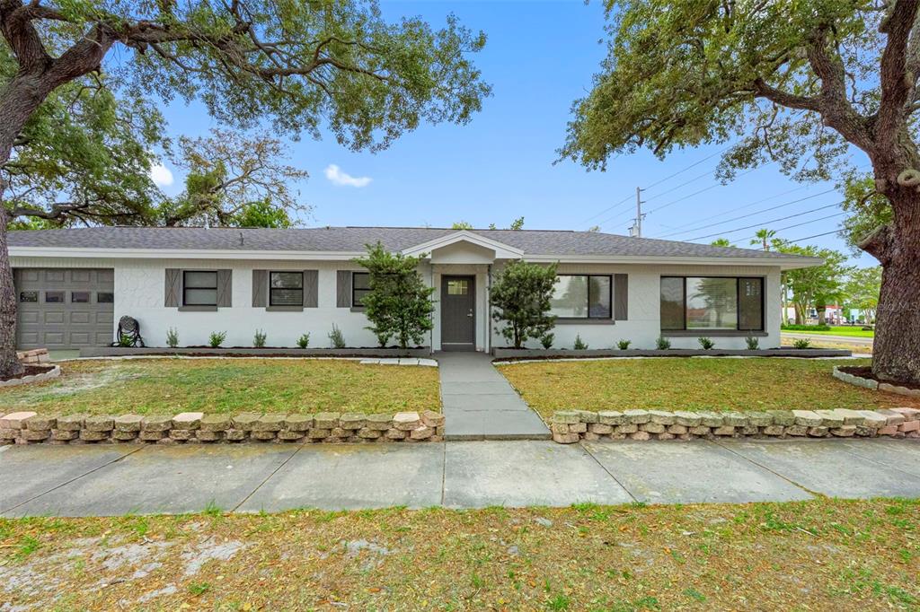 1005 APACHE TRAIL, CLEARWATER, FL — photo 2 of 30