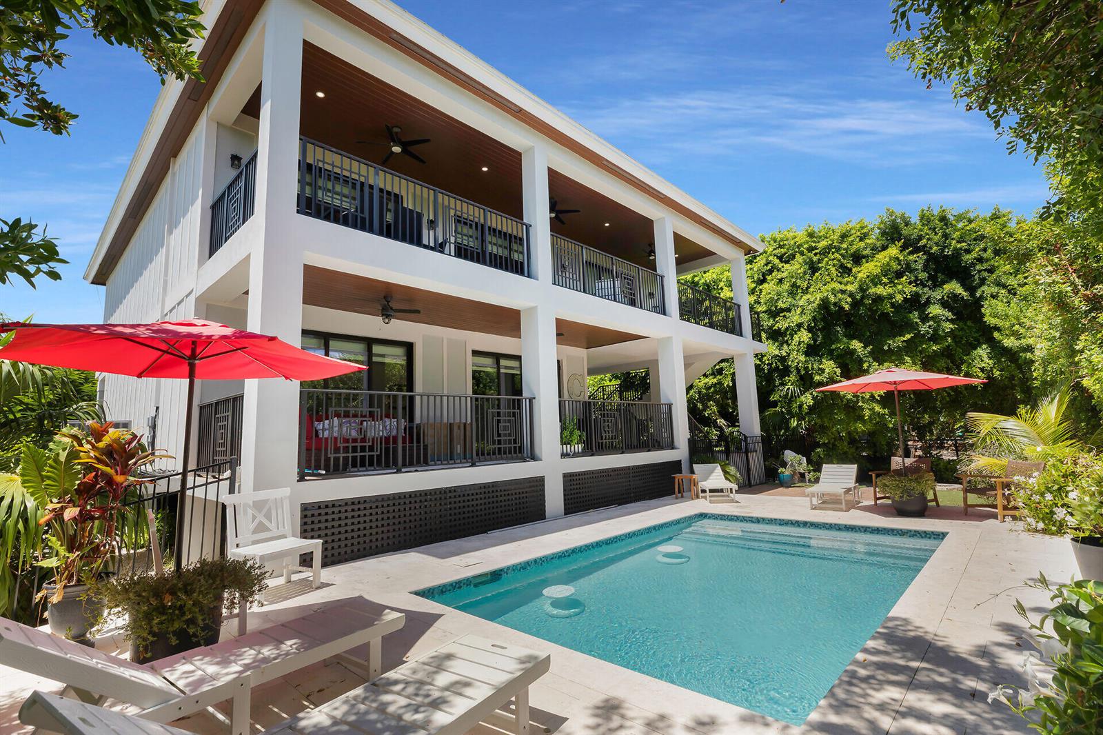 239 W Seaview Drive, FL 33050