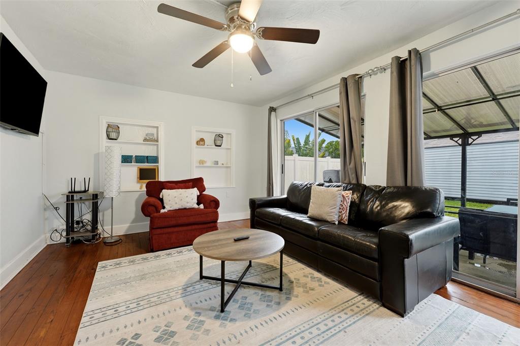 3052 ALTA VISTA ST, SARASOTA, FL — photo 5 of 30