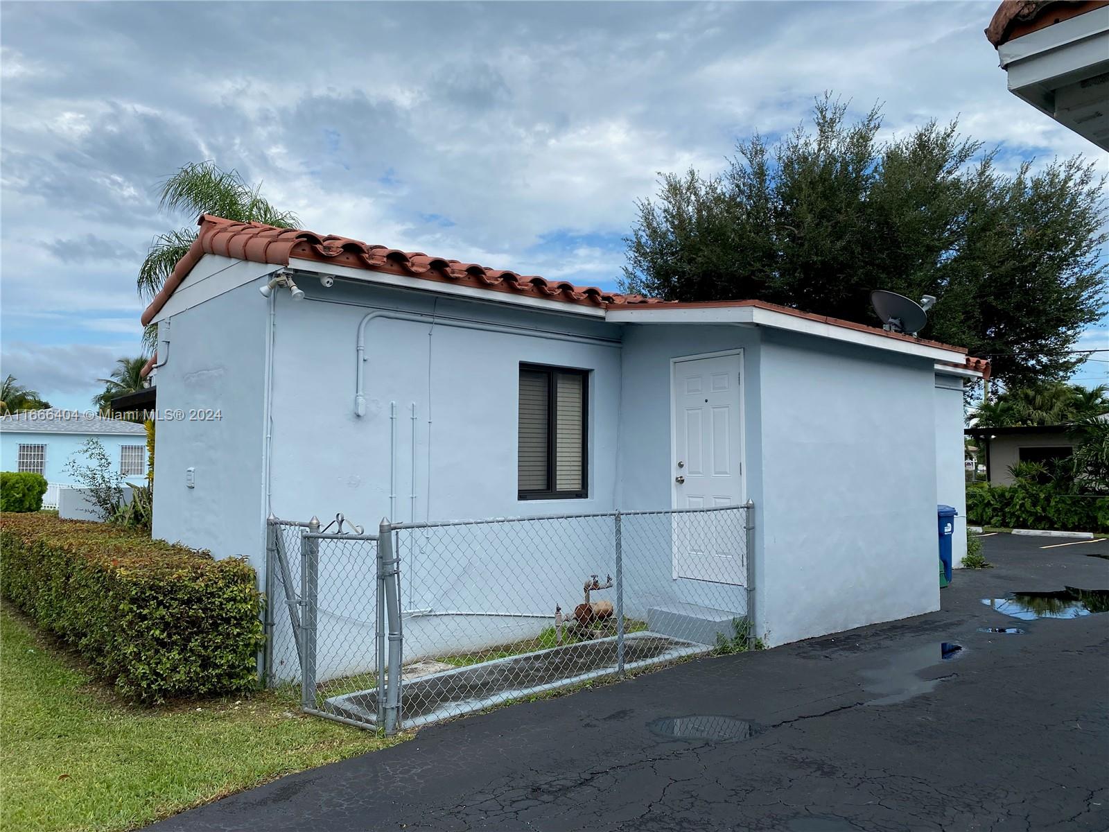 2400 SW 65th Ave, Miami FL 33155