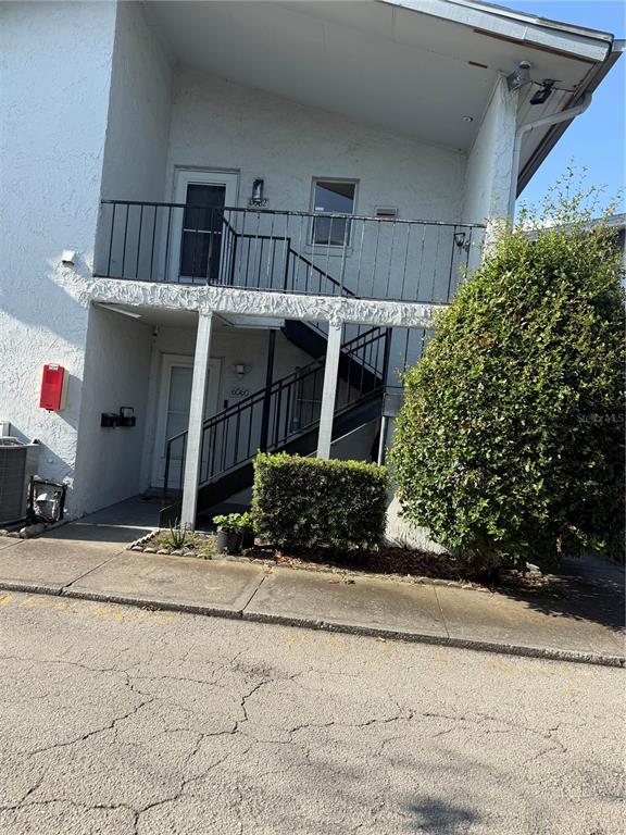 6062 AMBERLY AVENUE UNIT F53