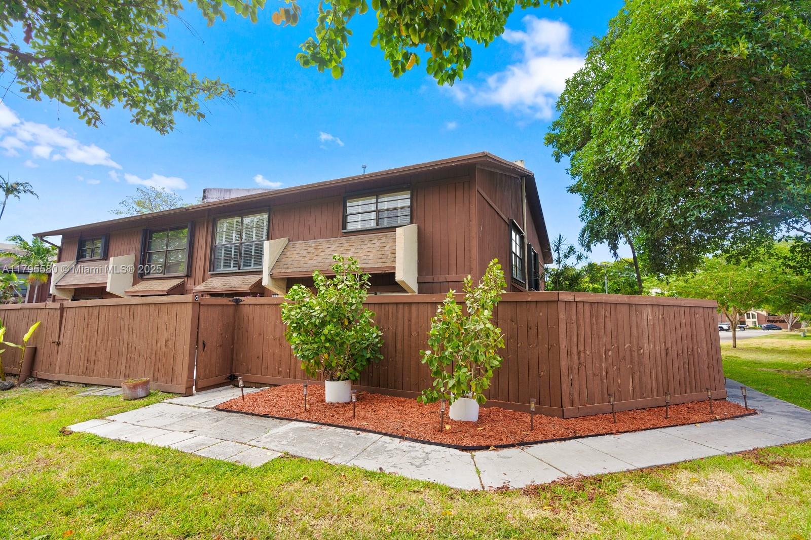 6537 SW 116th Pl # C, Miami FL 33173