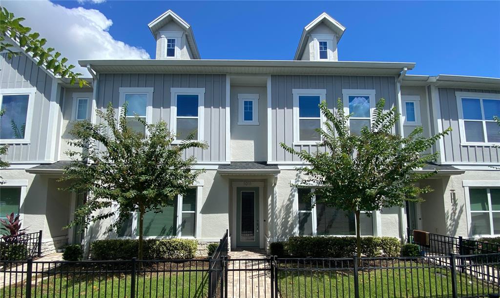 1011 LYCHEE COURT