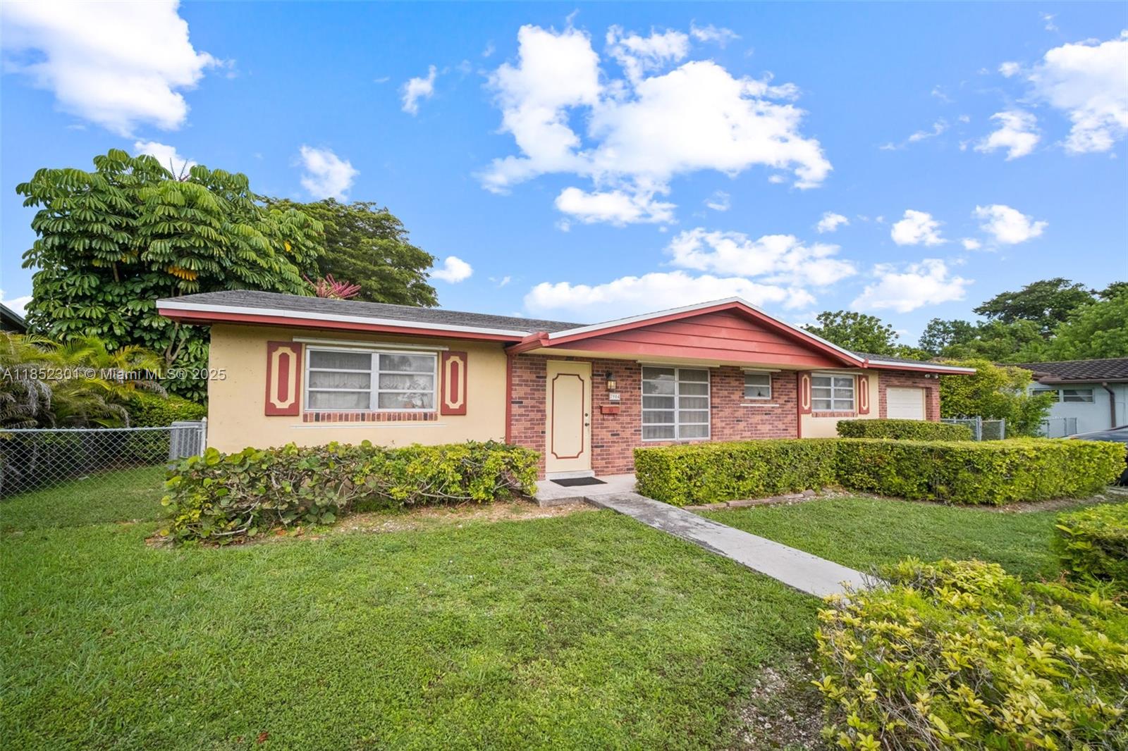 7904 SW 139th Ct, Miami FL 33183