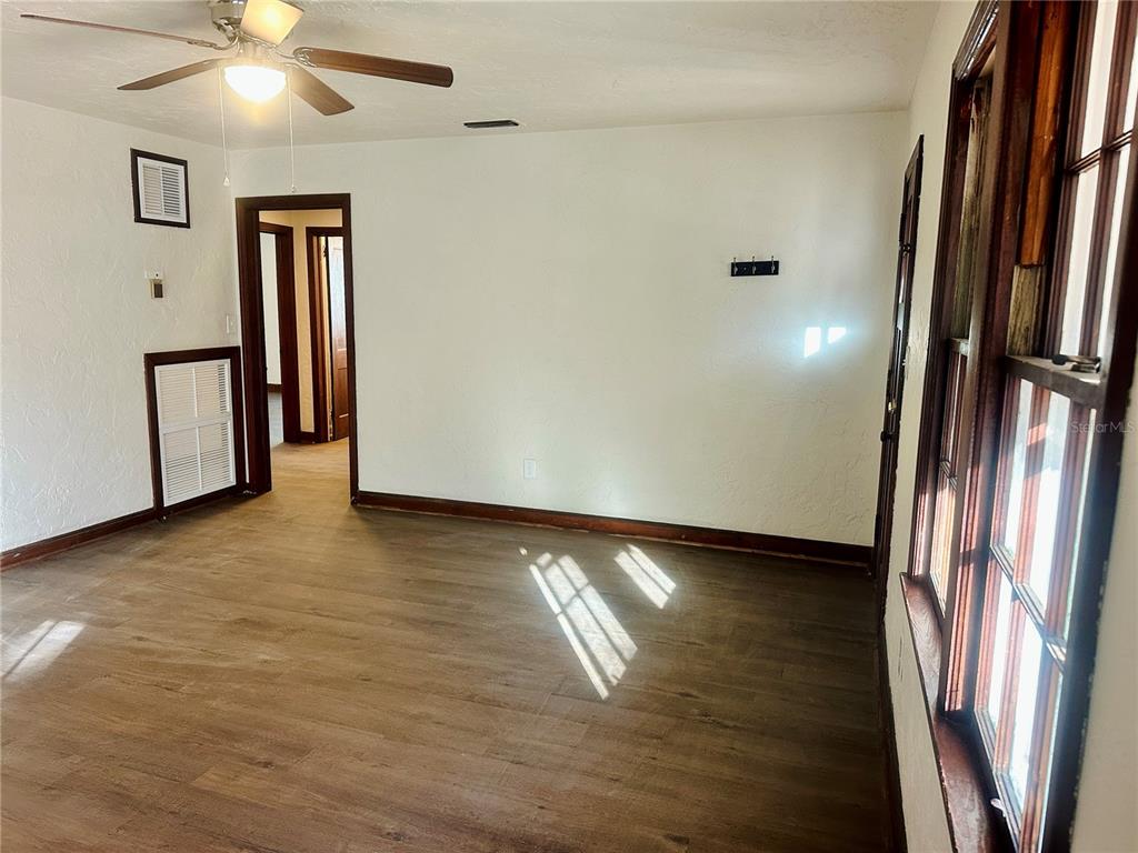 228 NW 4TH AVENUE, GAINESVILLE, FL — photo 4 of 18