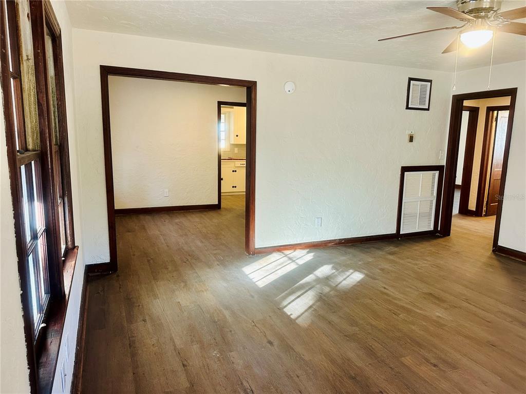 228 NW 4TH AVENUE, GAINESVILLE, FL — photo 5 of 18