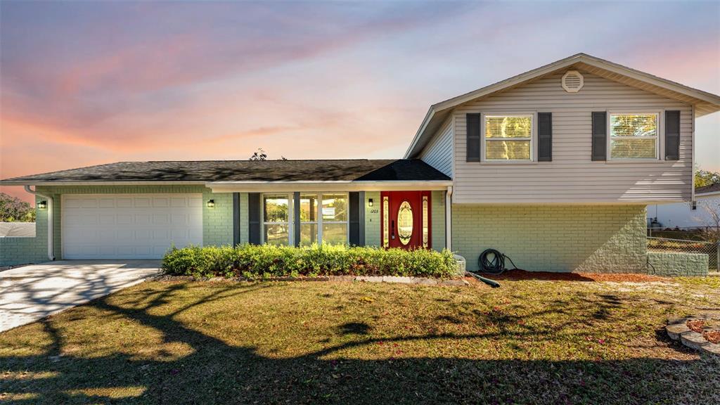 1203 BRANDON LAKES CIRCLE