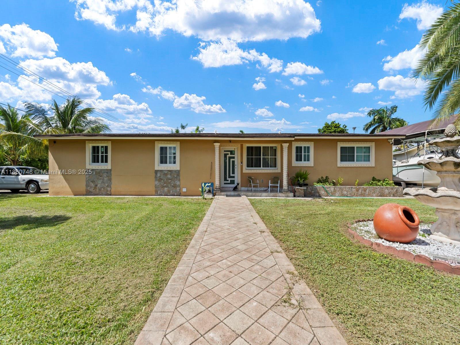 545 NW 10th St, Homestead FL 33030