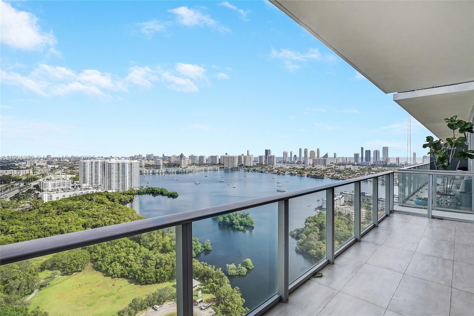 16385 Biscayne Blvd # 3202, North Miami Beach FL 33160