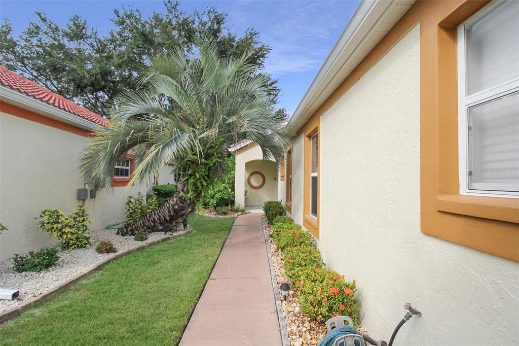 1304 CAPRI ISLES BOULEVARD UNIT 31, VENICE, FL — photo 4 of 30