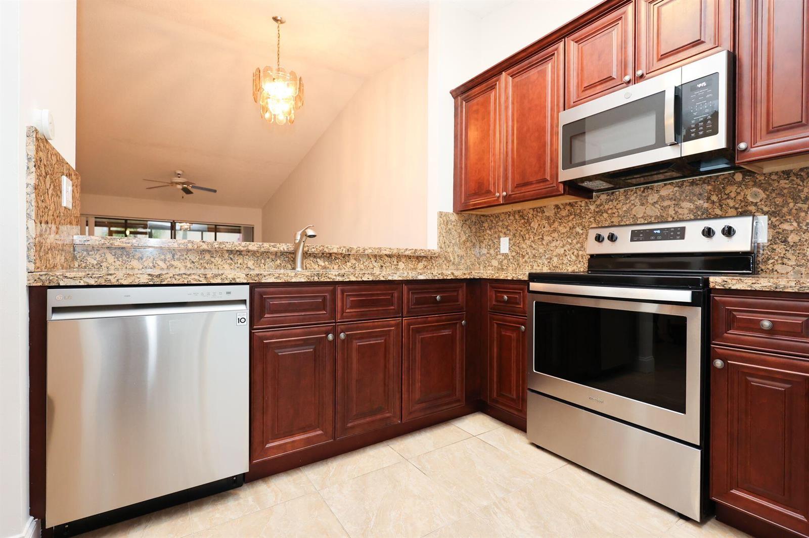 10127 E Boca Bend E # B2, Boca Raton FL 33428