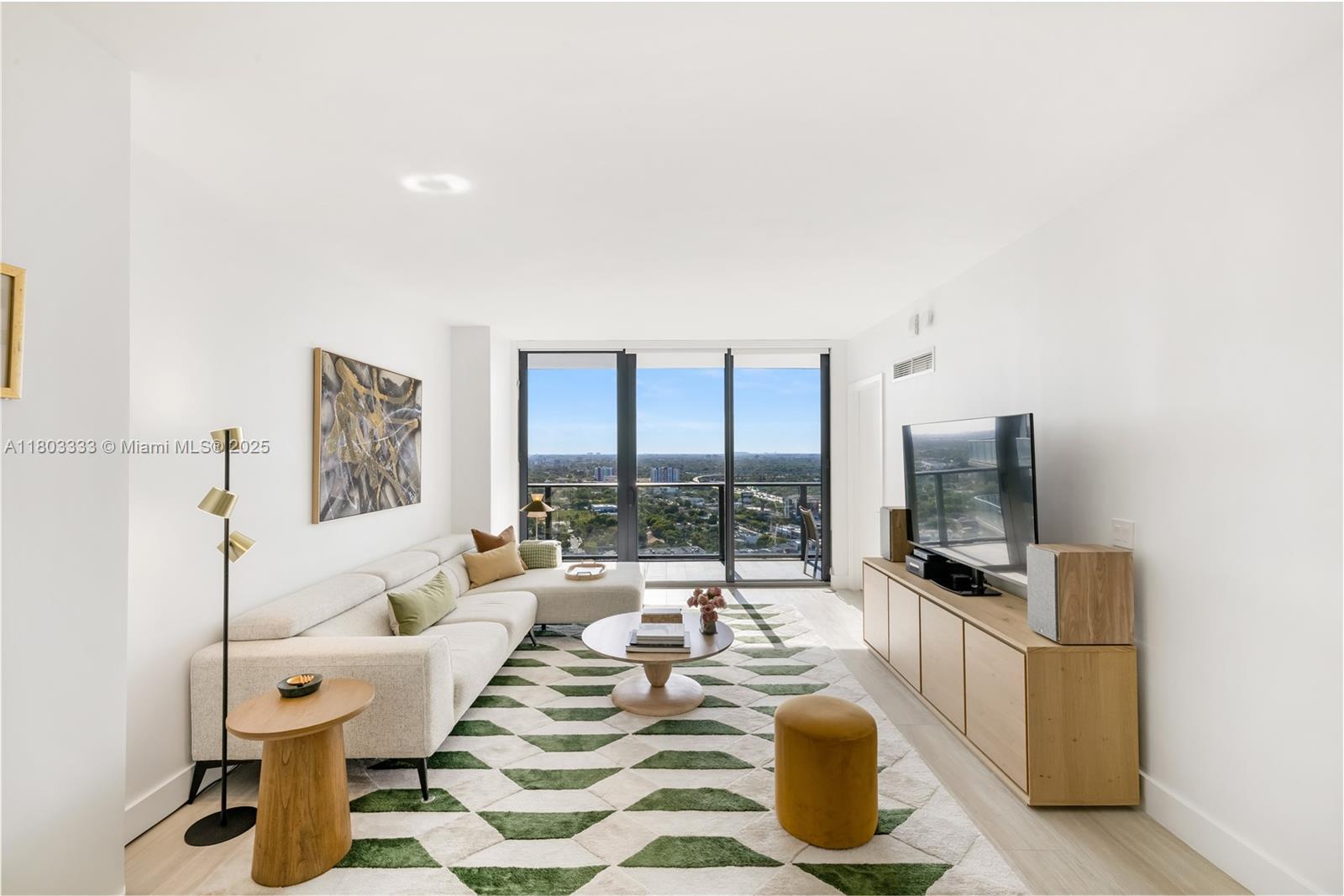 121 NE 34th St # 2412, Miami FL 33137