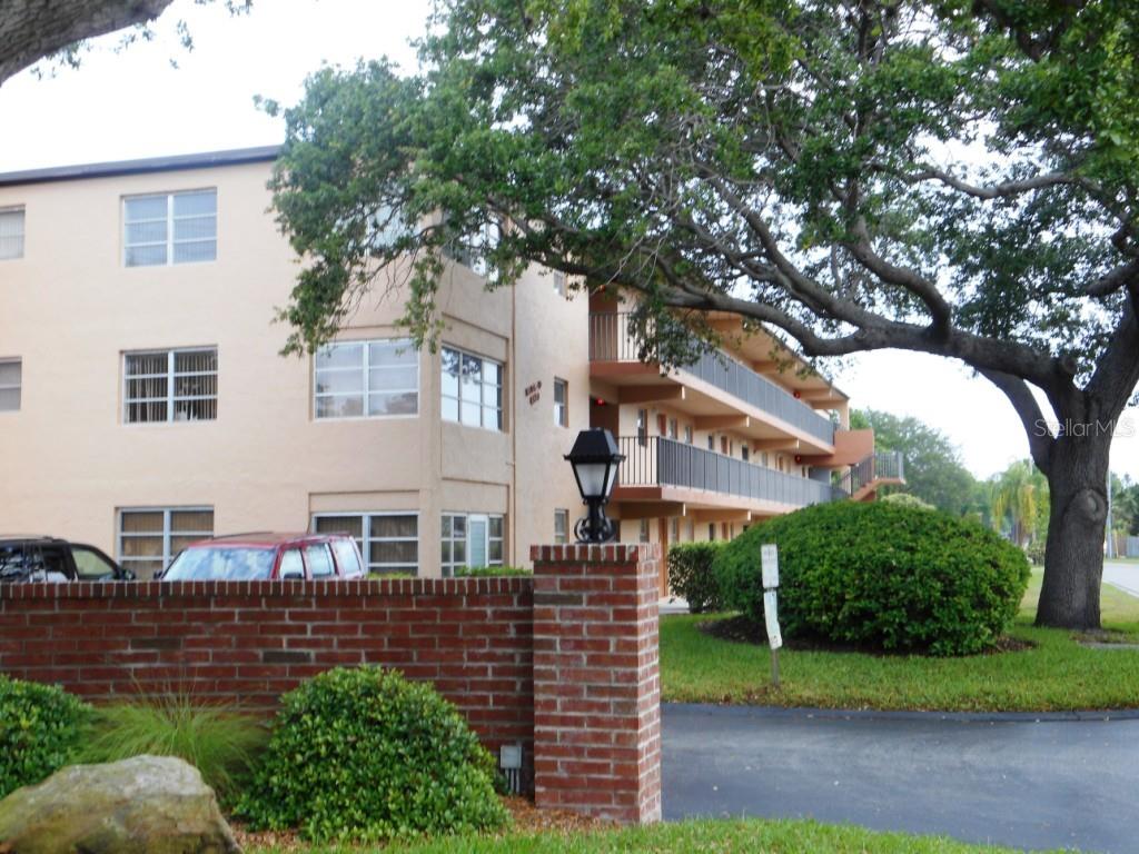 4600 98TH WAY N UNIT 209