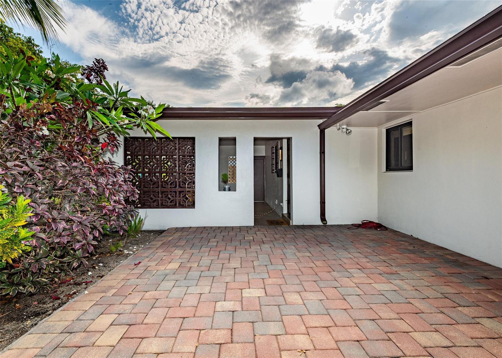 2113 NE 62nd Street, Fort Lauderdale FL 33308