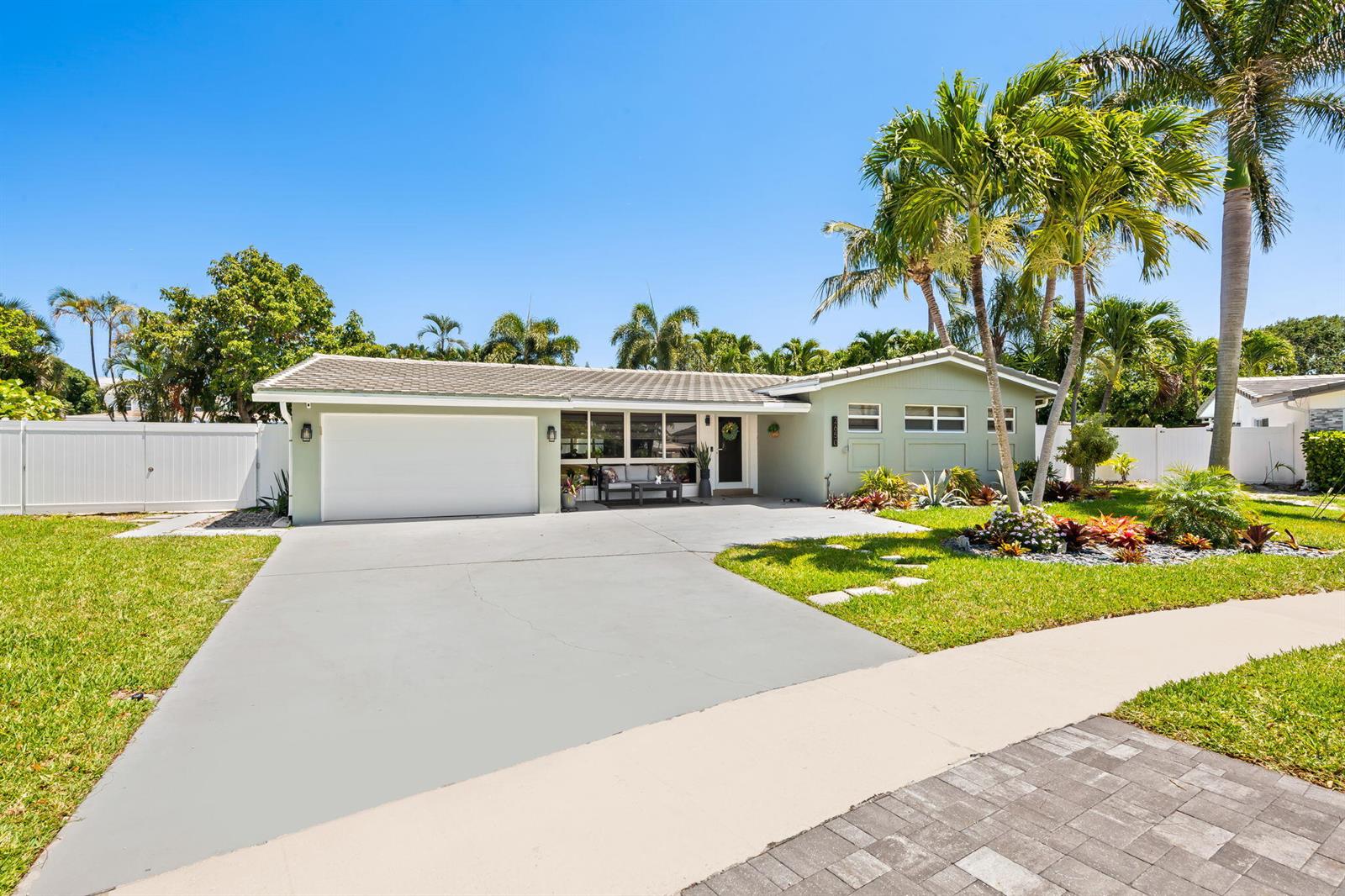 2650 NE 50th Street, Lighthouse Point FL 33064