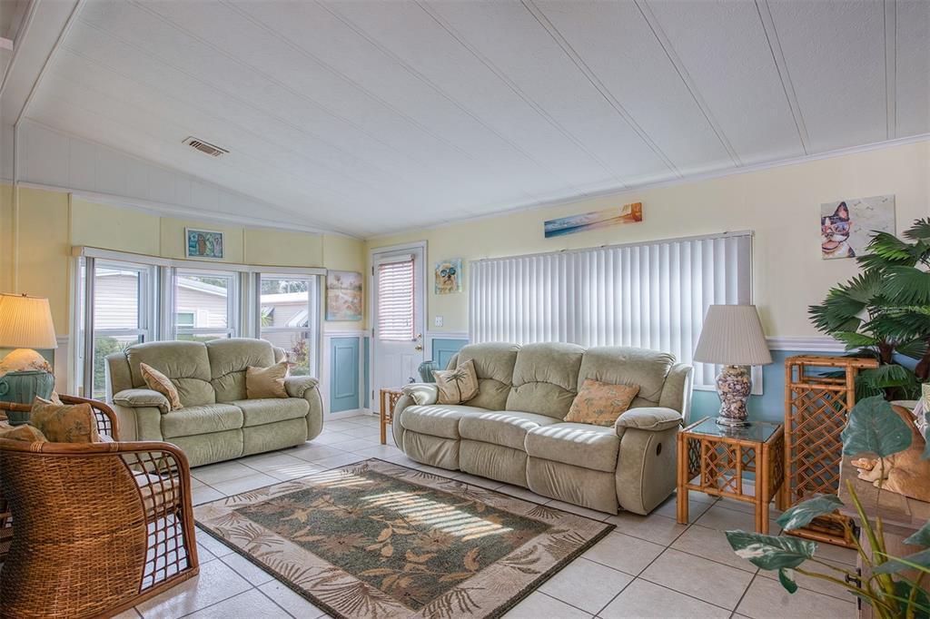 83 PELICAN DRIVE N, OLDSMAR, FL — photo 4 of 30