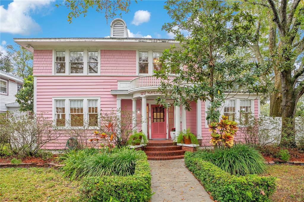 1217 MAGNOLIA AVENUE