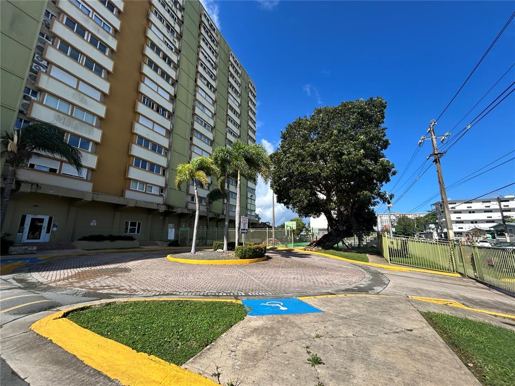 1050 LAS PALMAS AVENUE UNIT 303
