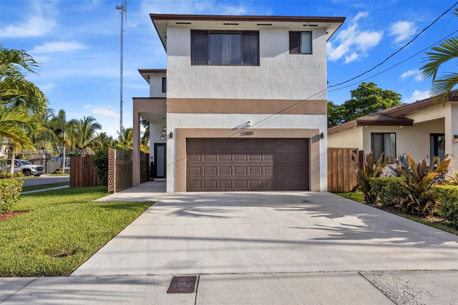 5200 SW 22nd St, West Park FL 33023
