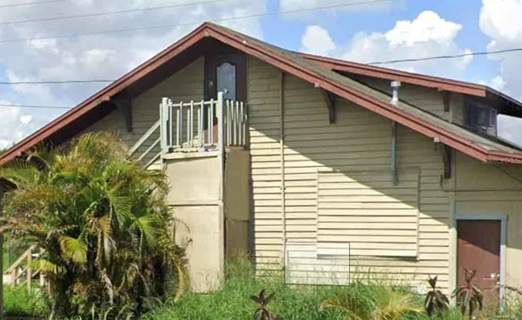 215 N BUENA VISTA DRIVE