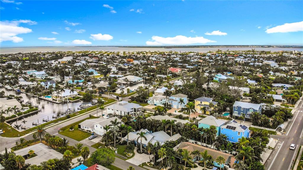 403 75TH STREET, HOLMES BEACH, FL — photo 4 of 30
