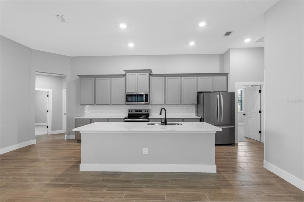 13509 WALDEN SHEFFIELD ROAD, DOVER, FL — photo 4 of 7