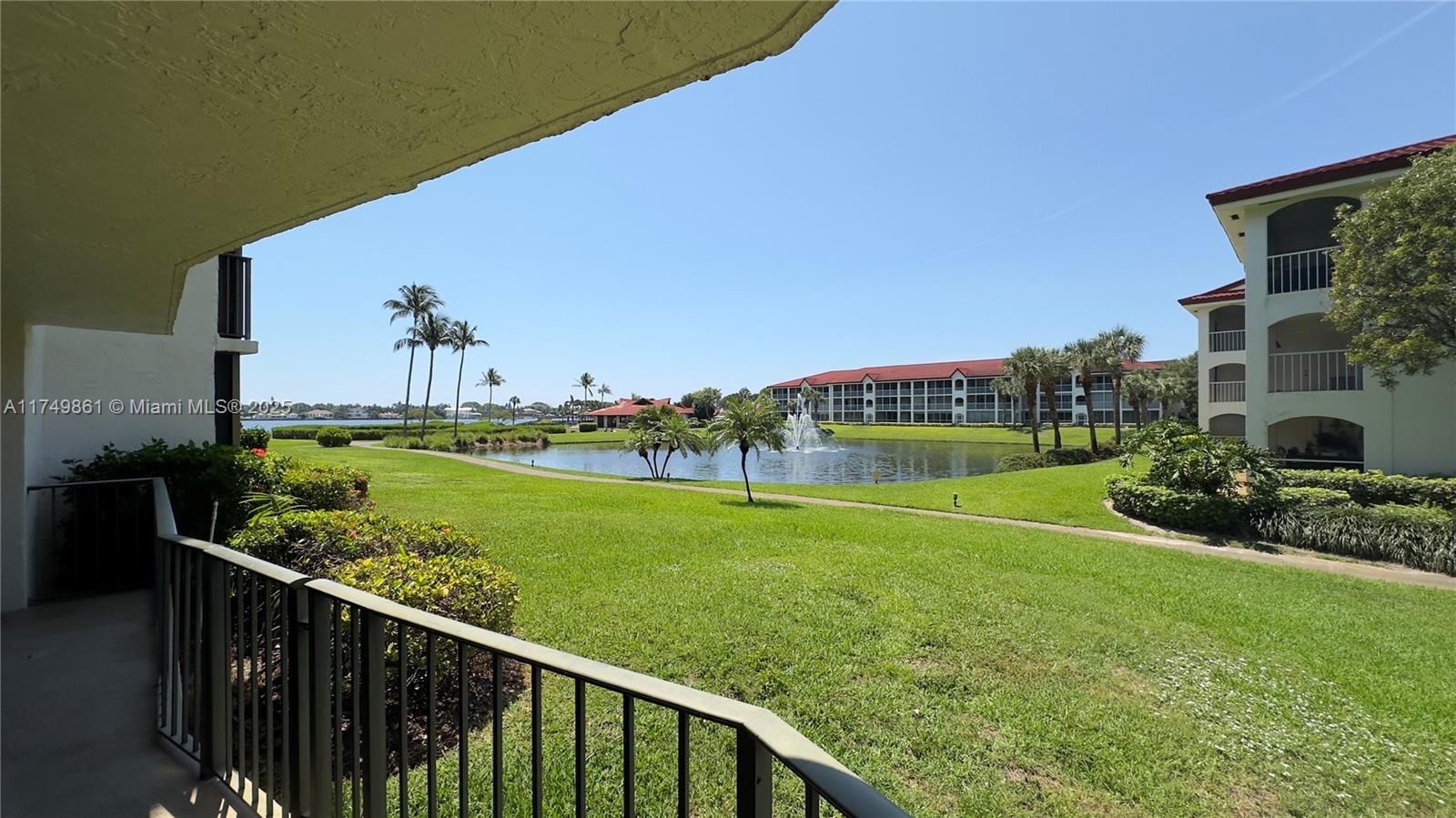 7030 Half Moon Cir # 121, Hypoluxo FL 33462