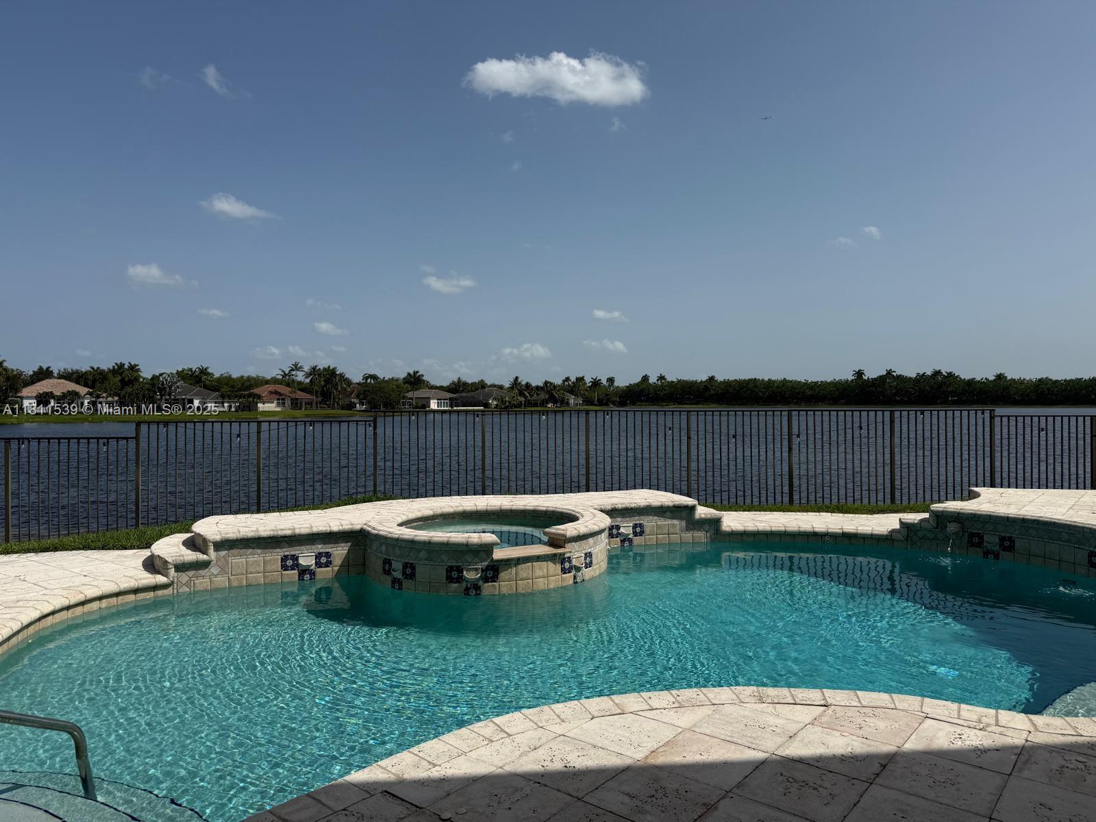 1418 Lantana Dr, Weston FL 33326