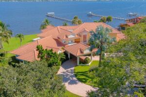 901 SE Riverside Drive, Stuart FL 34994