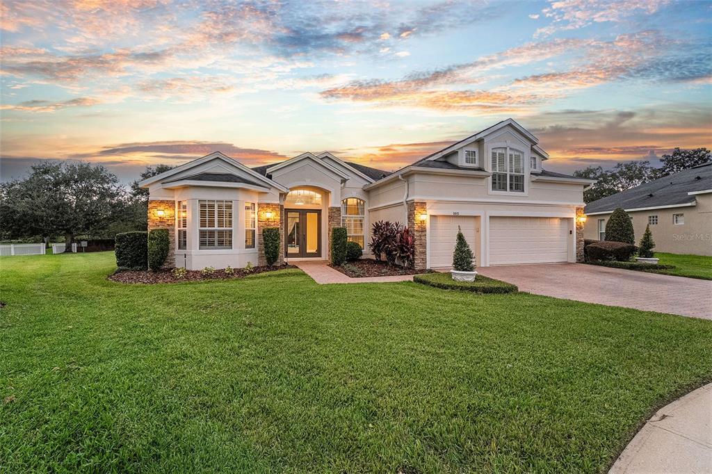1015 PARASOL PLACE