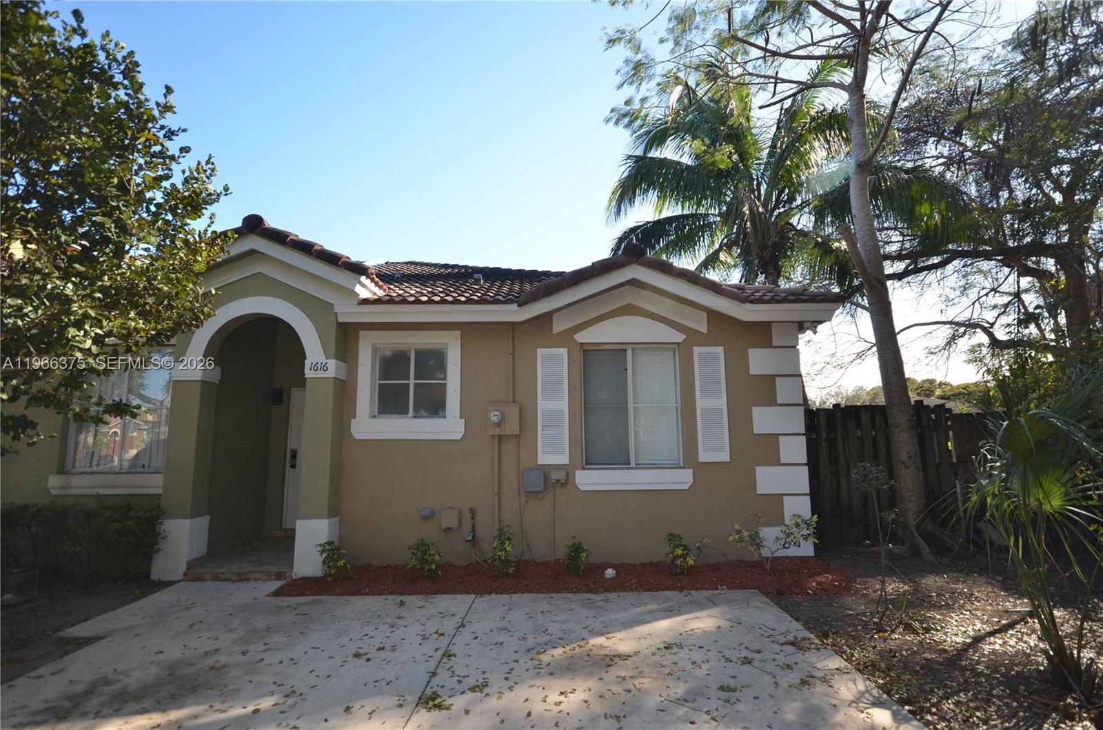 1616 SW 2nd St # 1616, Homestead FL 33030