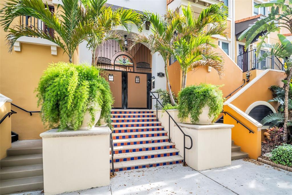 200 4TH AVENUE S UNIT 324