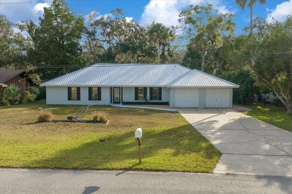 18 PALM CIRCLE DRIVE