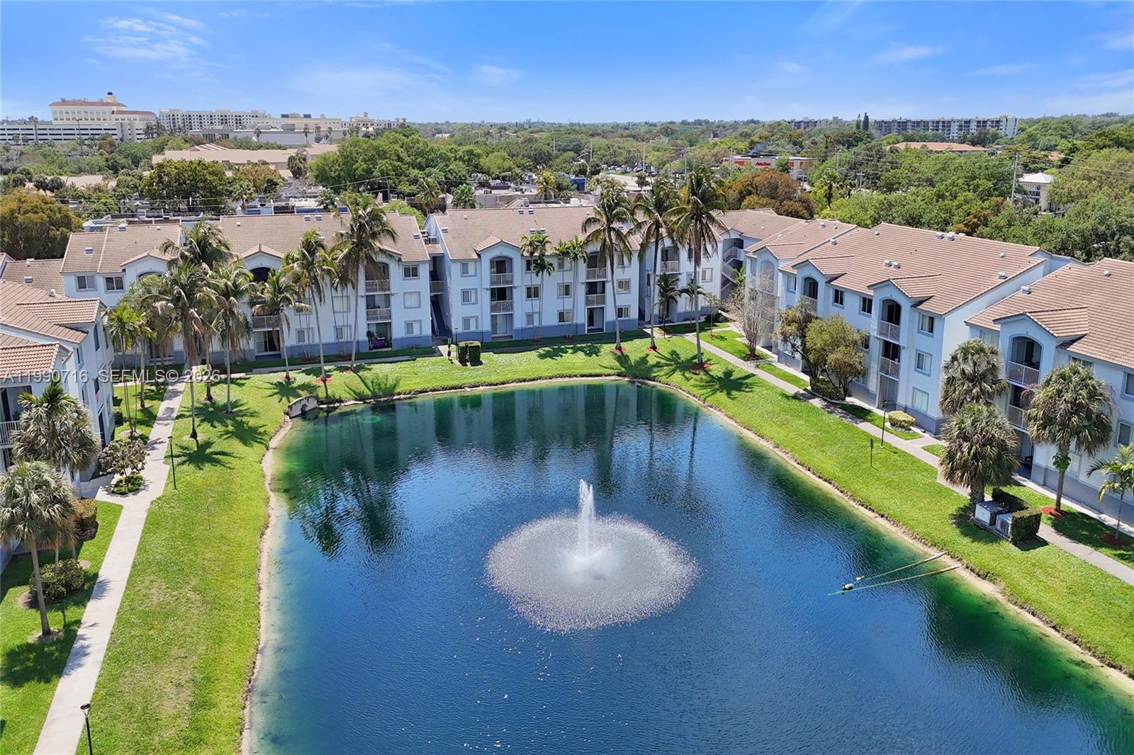 2640 S University Dr # 112, Davie FL 33328