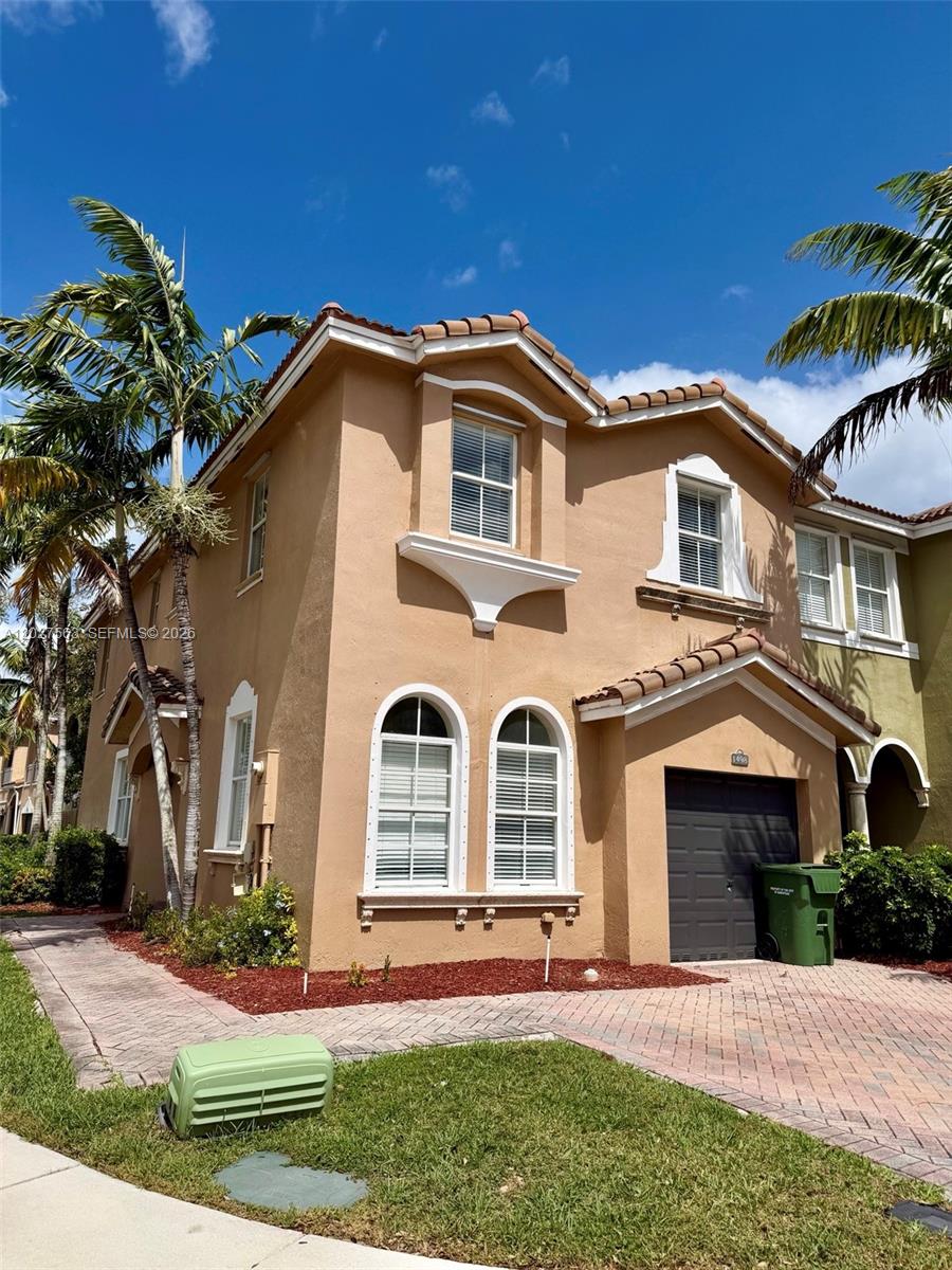 1498 SE 25th Ave, Homestead FL 33035