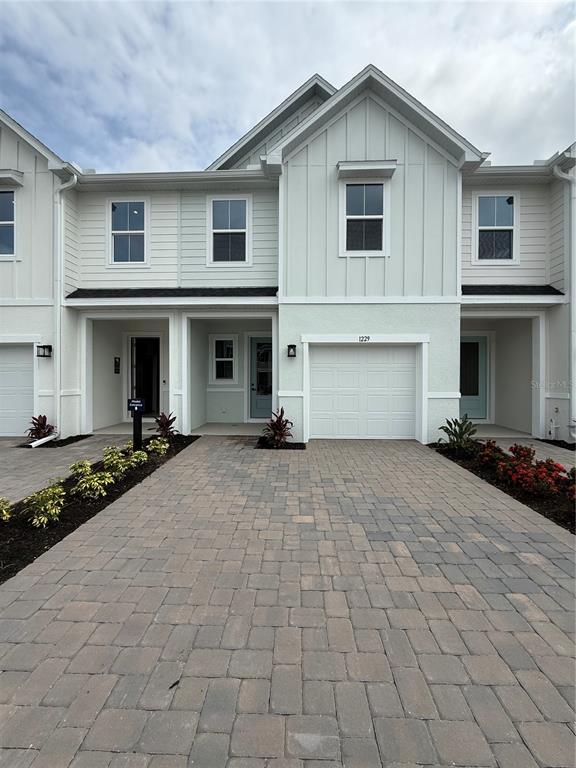 1229 PINEYWOOD FIELD DRIVE