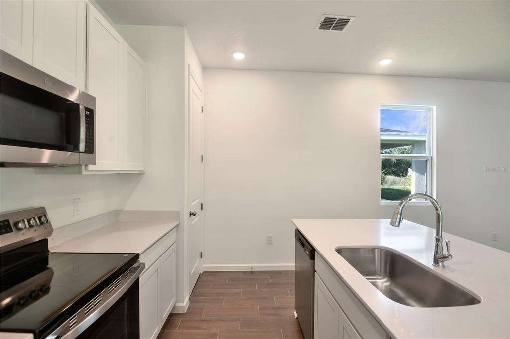 738 LAKE DELL AVENUE, DUNDEE, FL — photo 5 of 20