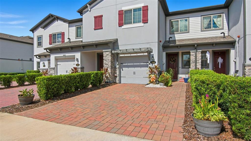 212 EVERTREE LOOP